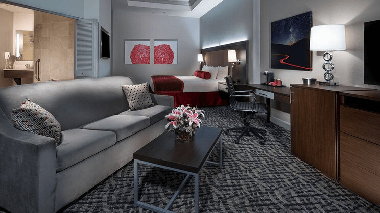 The STRAT Hotel, Casino & Tower